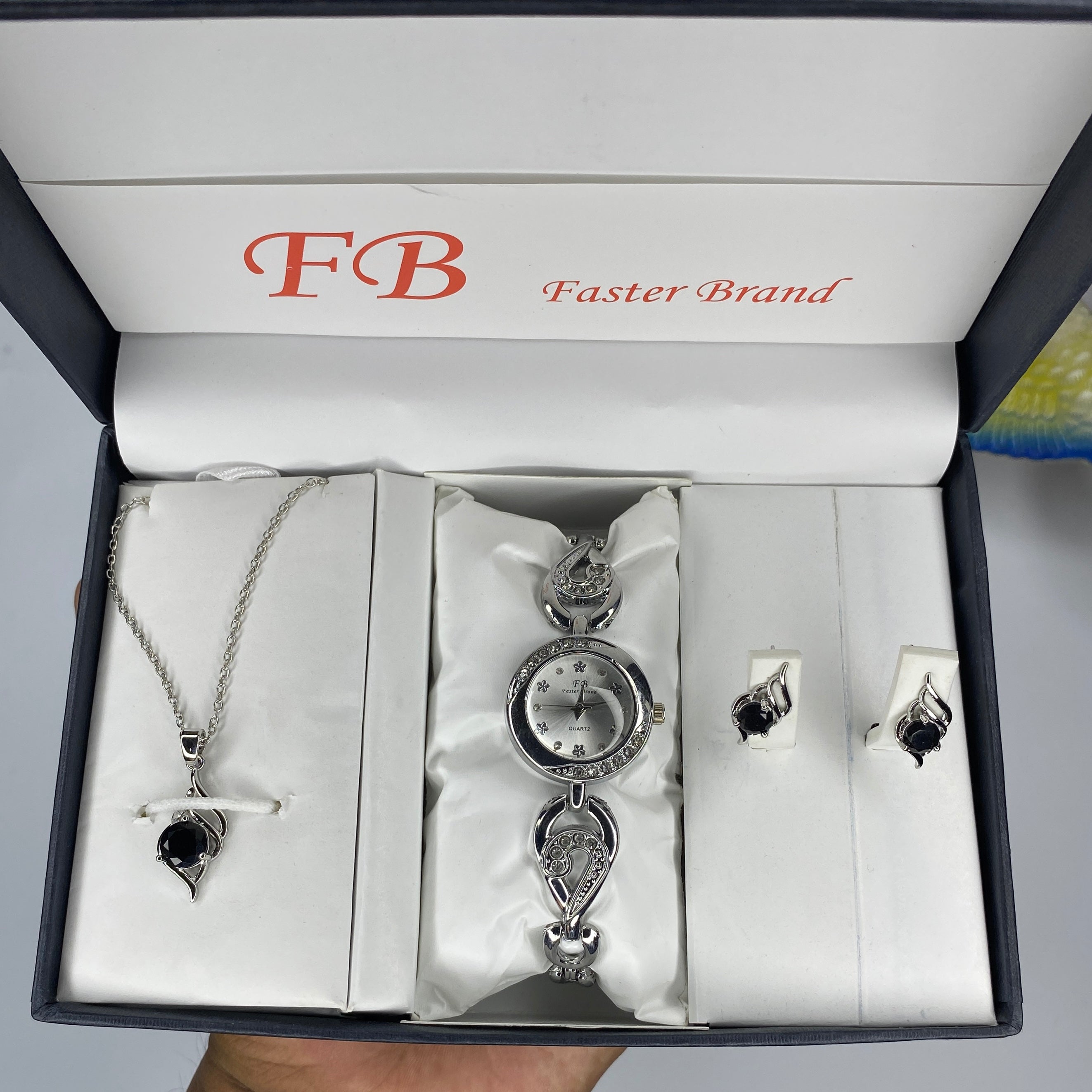 Luxury Ladies Watch & Jewelry Gift Set – Black Crystal Edition